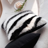Strié Luxe Faux Fur Kuddöverdrag Carvallo