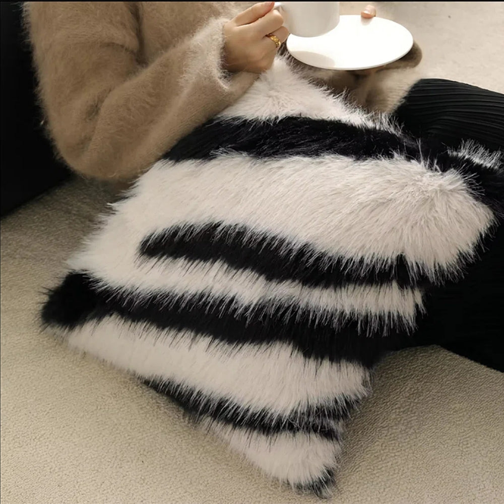 Strié Luxe Faux Fur Kuddöverdrag Carvallo