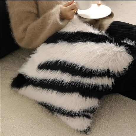 Strié Luxe Faux Fur Kuddöverdrag Carvallo