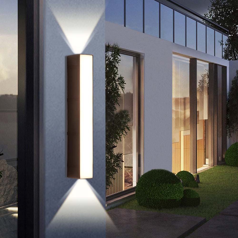 LED Utomhusvägglampa | 6.1–23.6 x 2.7 in | Snygg lång tubdesign | IP54 Klassad vattentät armatur | Brick by Brick Carvallo