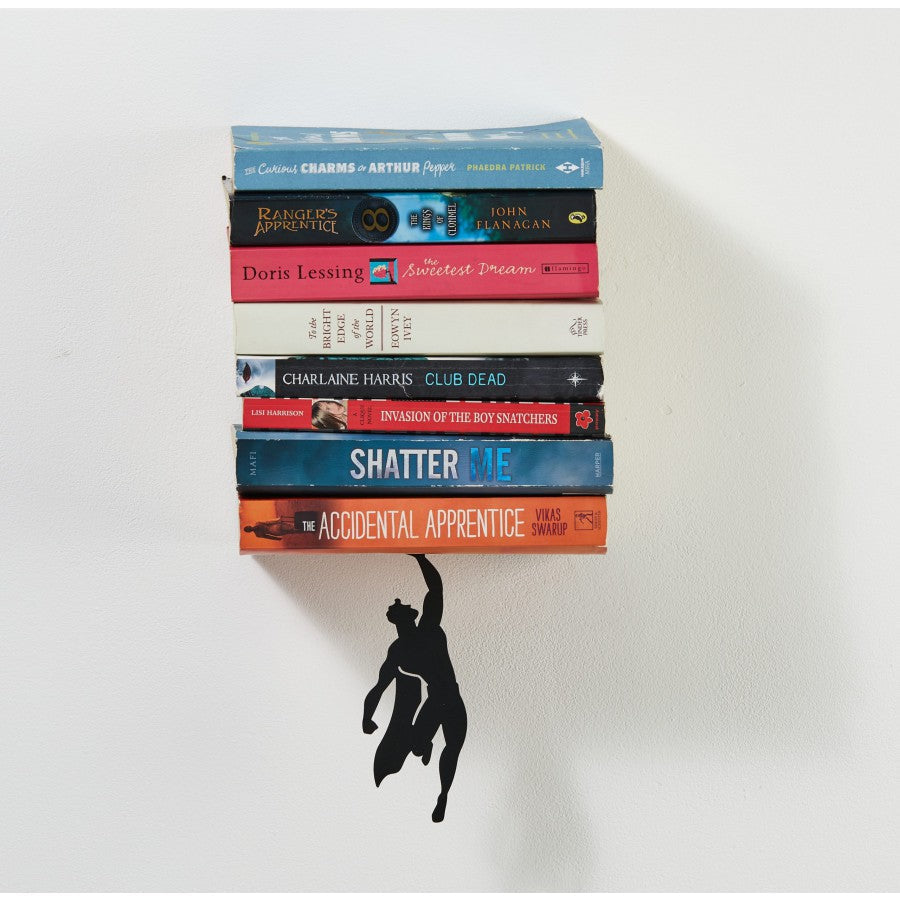 Bokstöd i metall – Kreativ superhjältedekoration för böcker, serier och kontorsdisplayer MILA Sverige