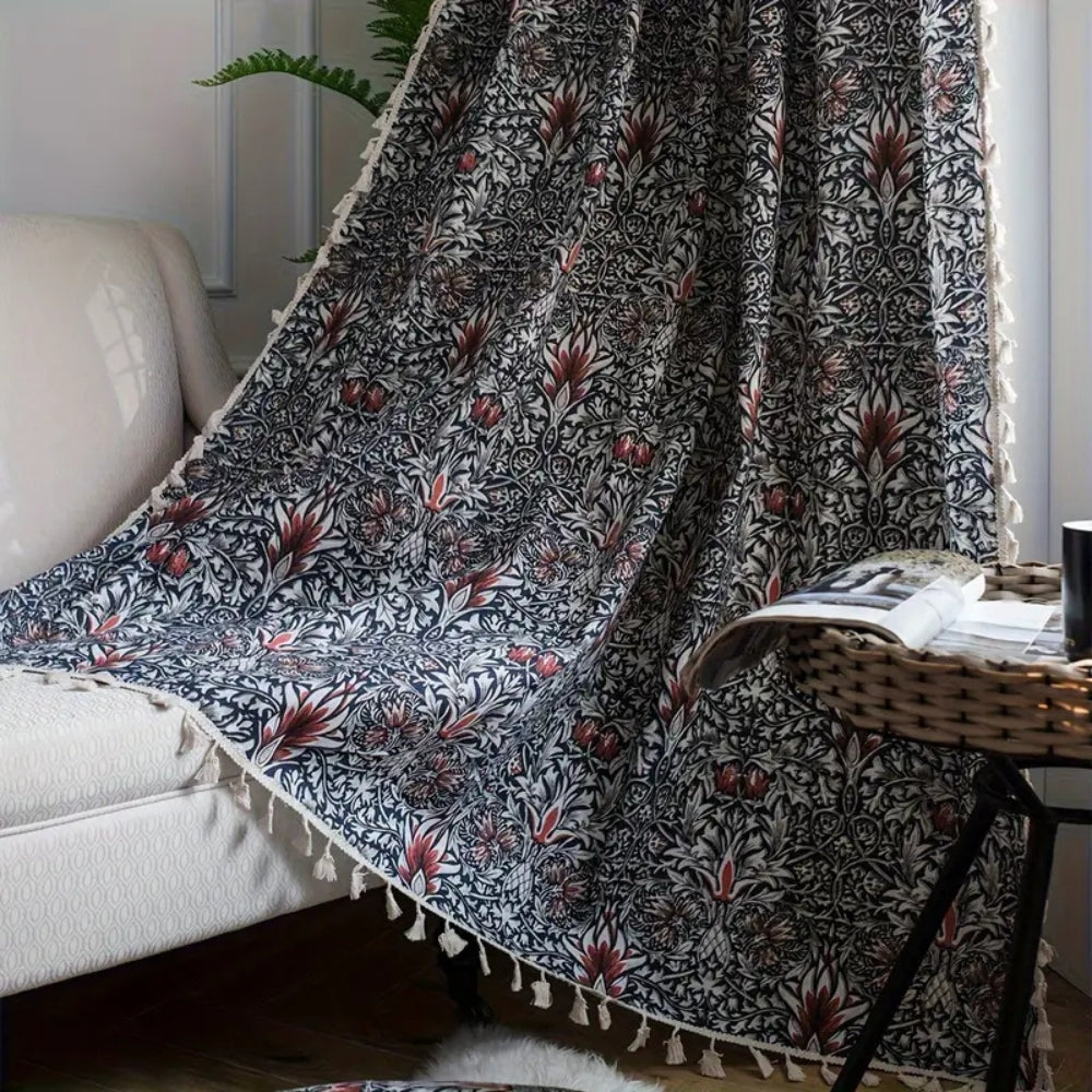 Tisteln Ebonleaf Floral Tapestry Gardin Carvallo