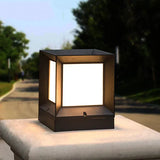 Utomhuspostlampa med modern svart ram Carvallo