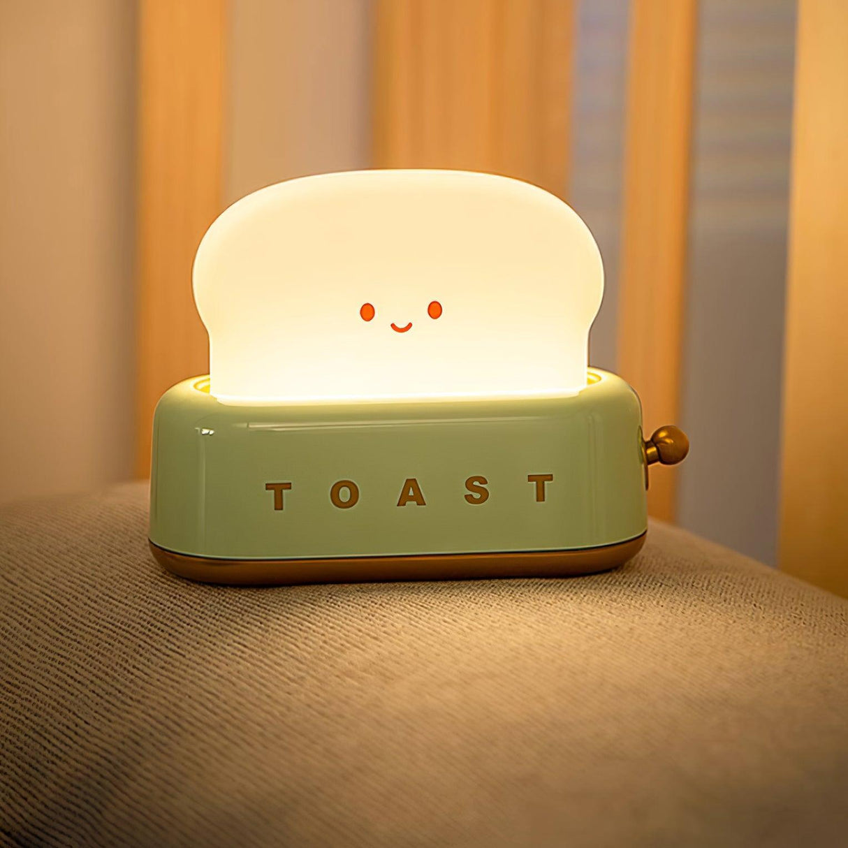 GlowToast Lampa – Bärbar Bröd-Toast Cartoon LED Nattlampa Carvallo