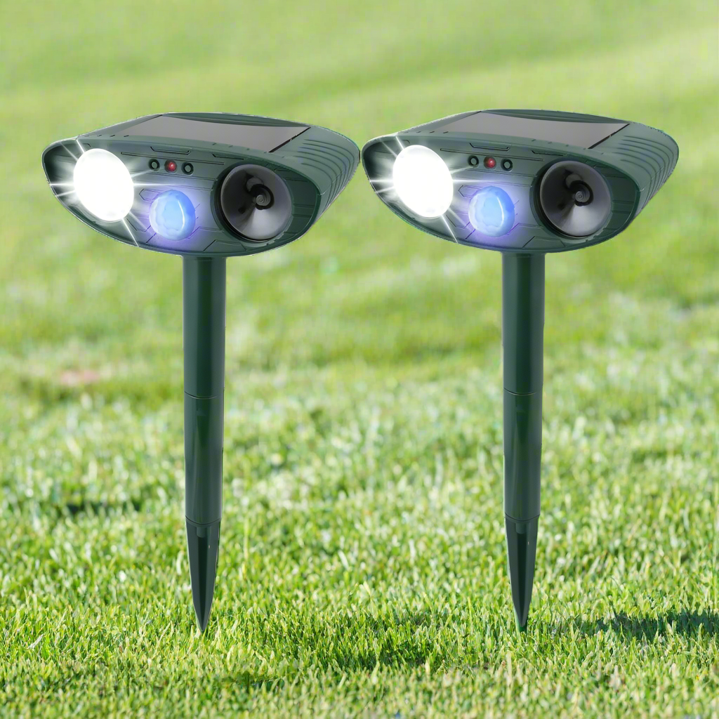 Royaleva Ultrasonic Kaninrepeller – Solenergidriven och Blinkande Ljus – Bli Av Med Kaniner Carvallo