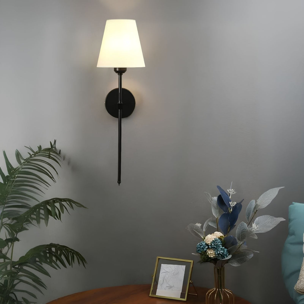 VeloraBeam – Elegant klassisk vägglampa Carvallo