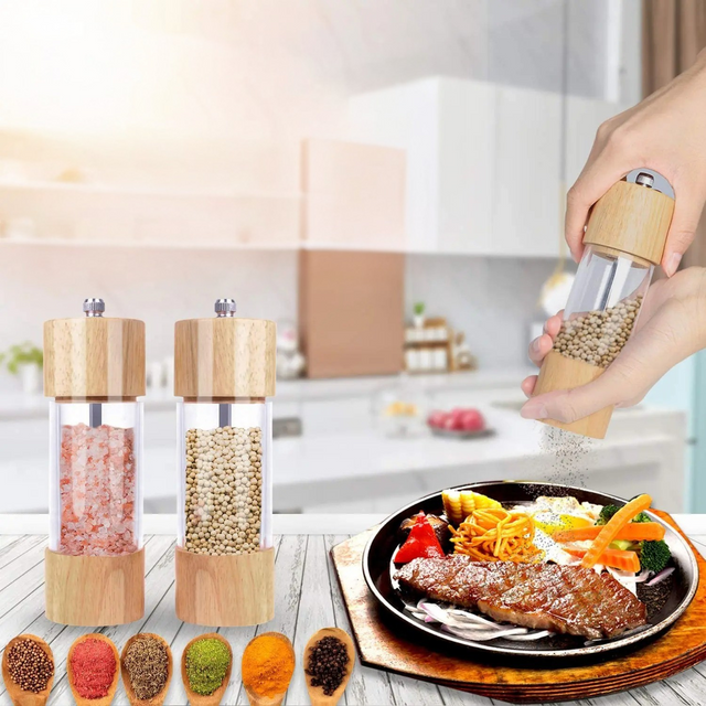 Peppar- och saltkvarnar i ett 2-delat set – Tillverkade av trä med ett insynsfönster och rengöringsborste Carvallo