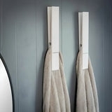 PineGrip Handdukshållare - Elegant badrumshanddukklämma av trä Carvallo