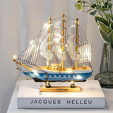 Royaleva Nordic Wooden Sailboat Sculpture - LED Belyst Dekorationsstycke, Batteridriven Carvallo