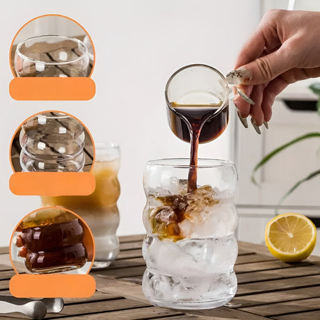 Ribbad glas med sugrör – 2 st Vågform, 450ml | Stiligt dricksglas för iskaffe, matcha & juice Carvallo