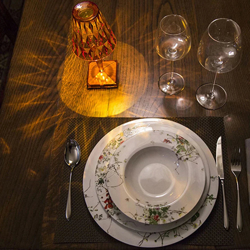 CrystalGlow - Dimbar Akryl Bordslampa med Luksuriöst Ljusspel för Vardagsrum och Sovrum Carvallo