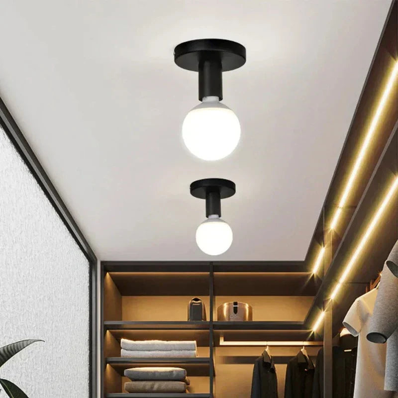 RetroGlow – Justerbar retro taklampa med modern charm Carvallo