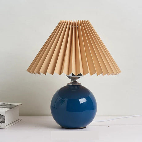 Antik Plisserad Vintage Bordslampa för Elegant Heminredning Belysning Carvallo