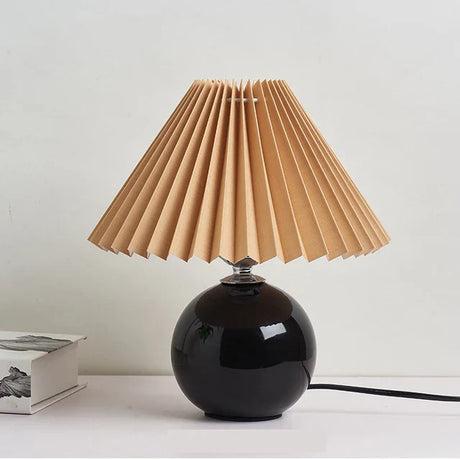 Antik Plisserad Vintage Bordslampa för Elegant Heminredning Belysning Carvallo