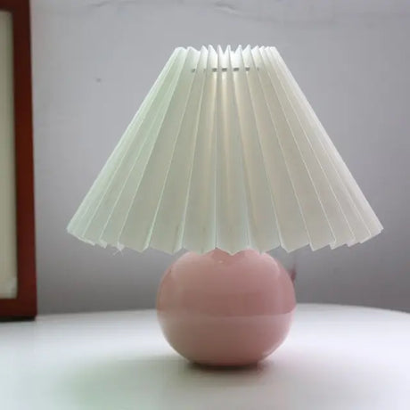 Antik Plisserad Vintage Bordslampa för Elegant Heminredning Belysning Carvallo