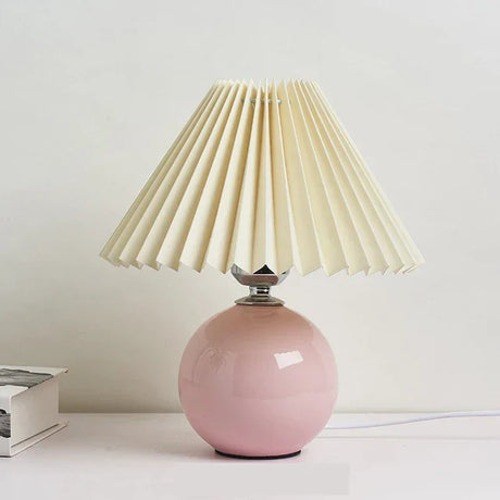 Antik Plisserad Vintage Bordslampa för Elegant Heminredning Belysning Carvallo