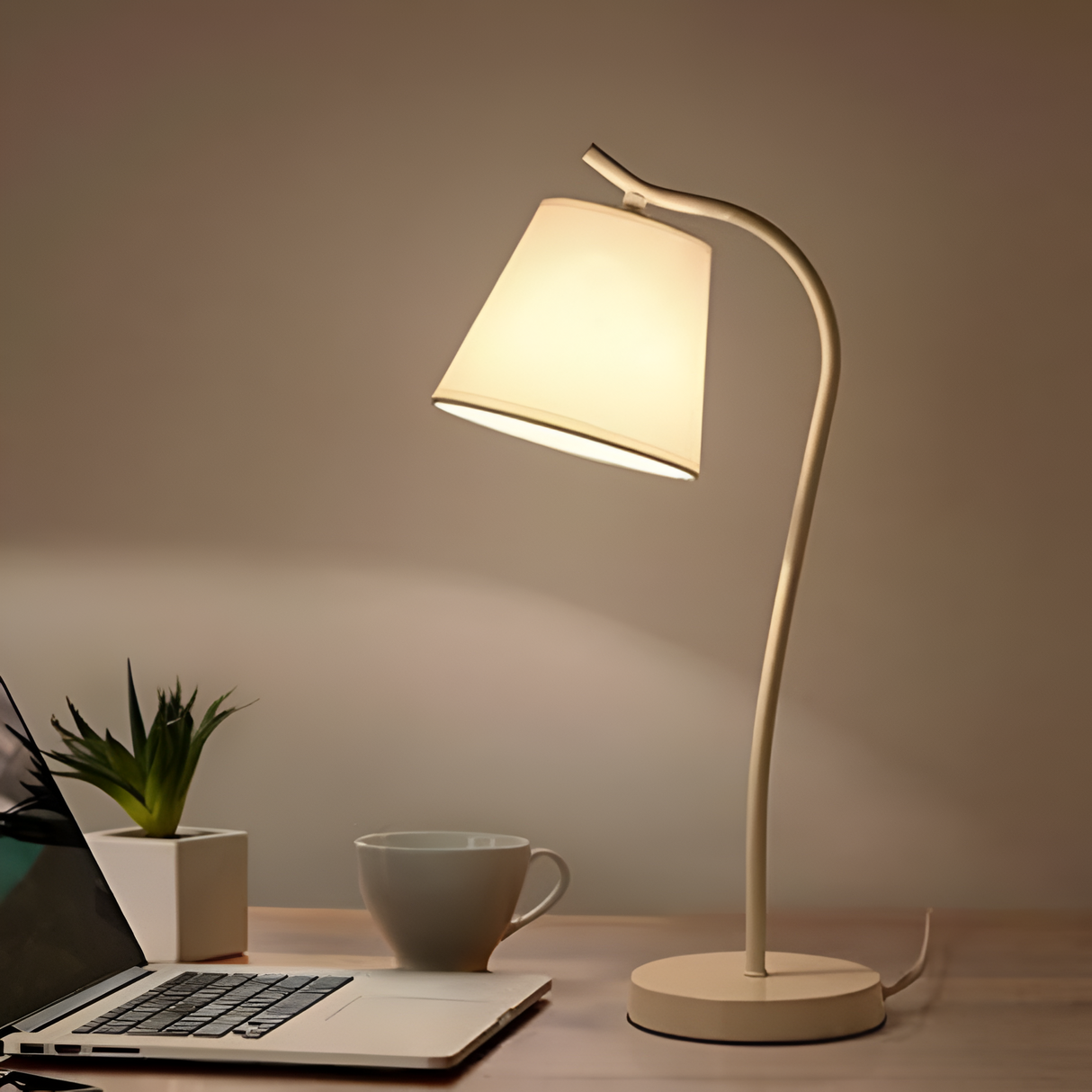Linea Wood LED Bordslampa – Modern Minimalistisk Säng & Skrivbordslampa Hemnix