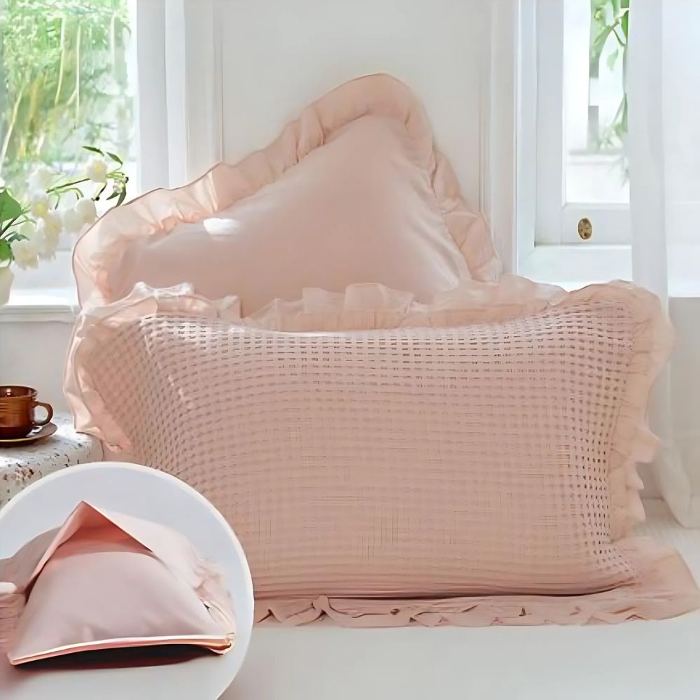 Texturerade Bomullskuddfodral – Våffelväv med Romantiska Volanger Carvallo