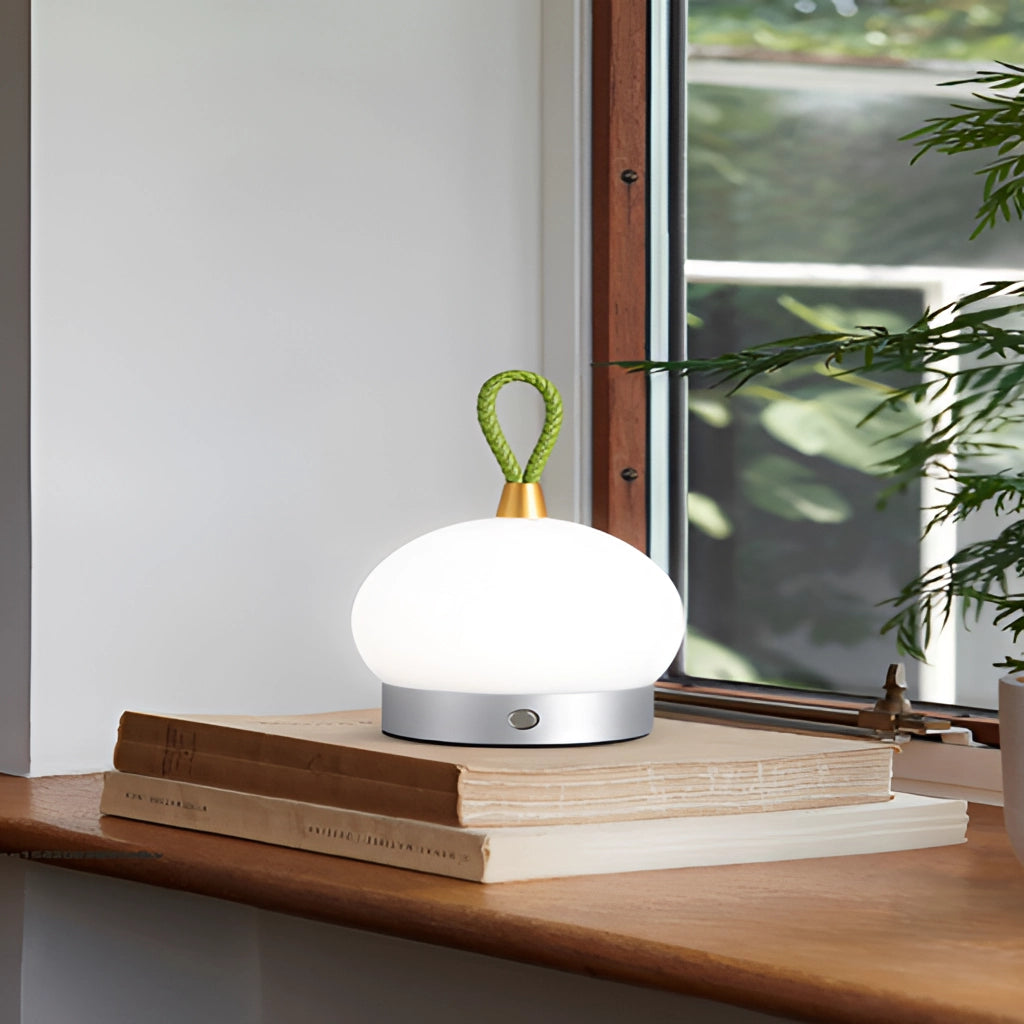 Vattentät, trådlös LED-bordslampa – Bärbar orb-design med snabbladdningsfunktion, för inomhus- och utomhusområden Carvallo