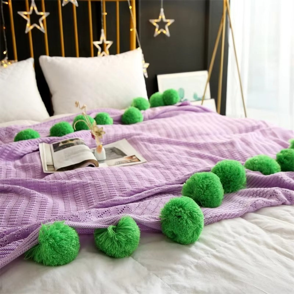 Whimsy Fluffy Pom-Pom Macaron Filt Carvallo