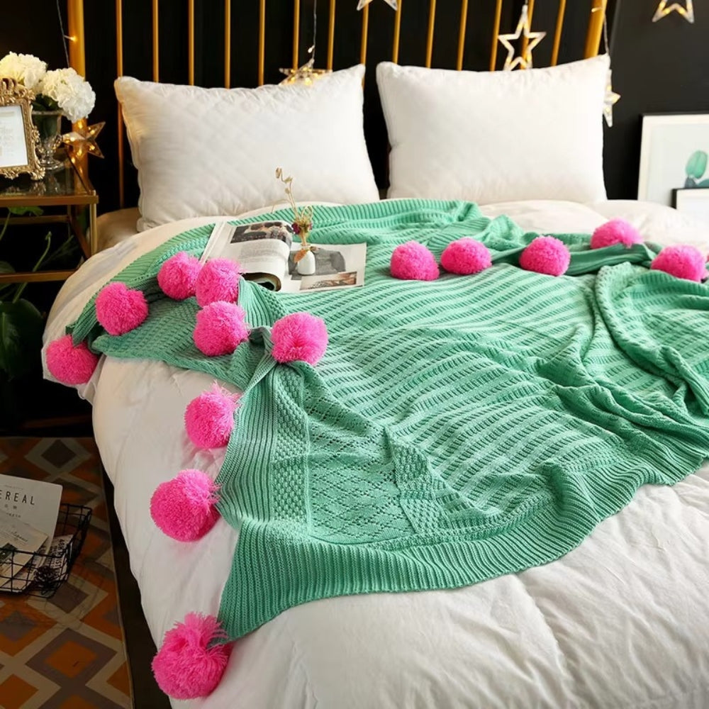 Whimsy Fluffy Pom-Pom Macaron Filt Carvallo