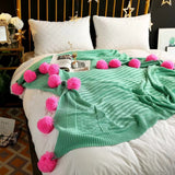 Whimsy Fluffy Pom-Pom Macaron Filt Carvallo