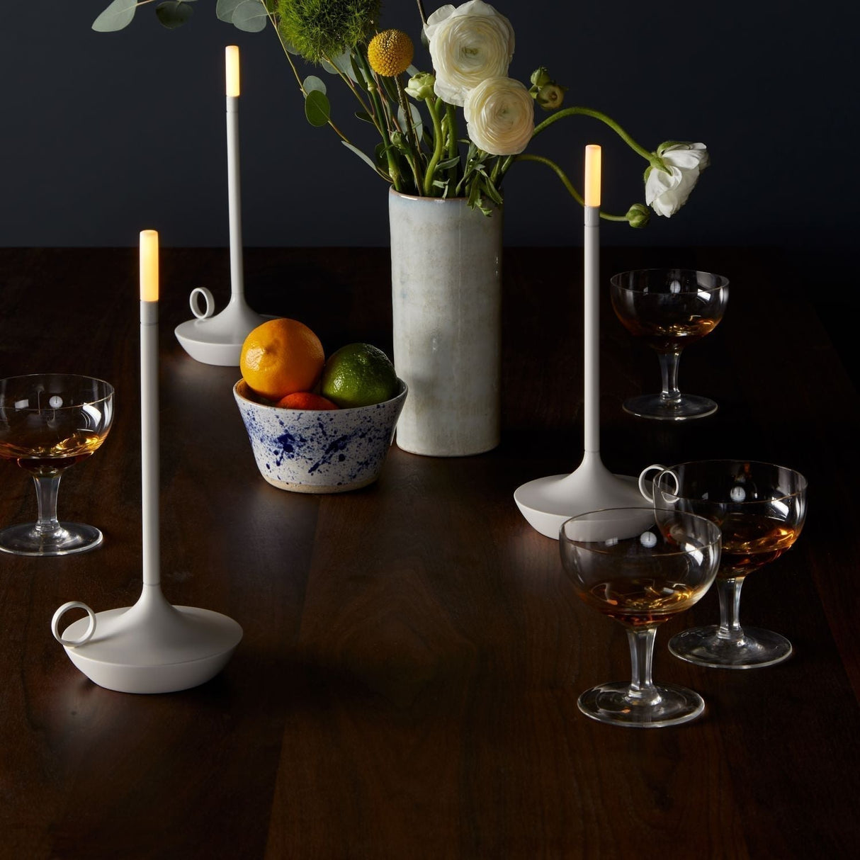 Bordslampa Med Brassy Finish LED Uppladdningsbar Lampa Carvallo