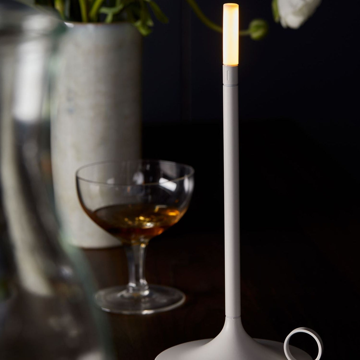 Bordslampa Med Brassy Finish LED Uppladdningsbar Lampa Carvallo