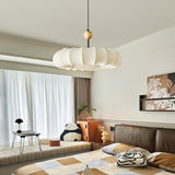 NimbusGlow – Takformad pendel med trädetaljer för lugna interiörer Carvallo