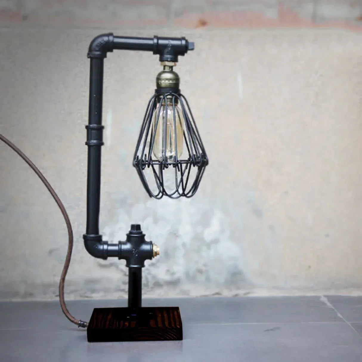 LumiVintage – Industriell Vintage Metallbordslampa, Retro Loft-design för Vardagsrum, Kontor och Sovrum Carvallo