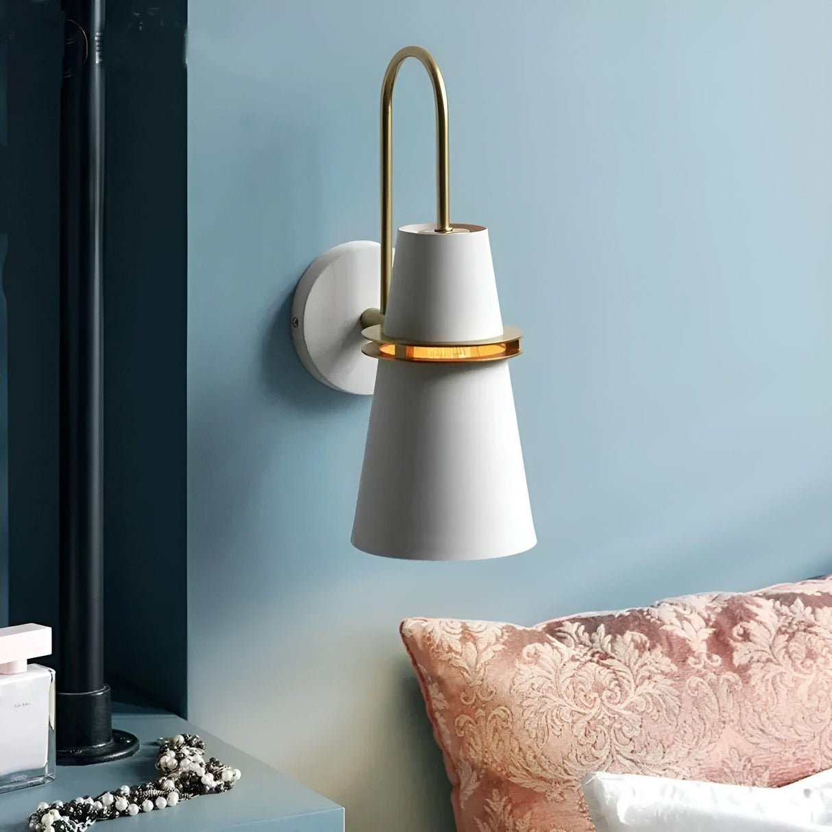 LuxeHorn Glow - Macaron Designer Vägglampa med Modern Horn Elegans Carvallo