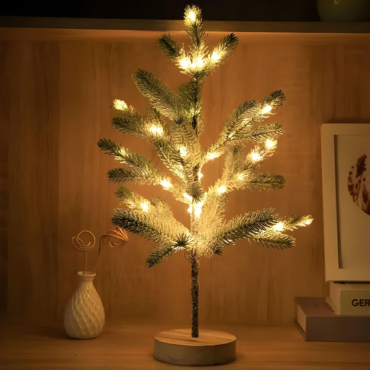 TwinklePine Dekor Belysning - Dekorativ Jul LED Nattlampa Carvallo