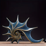 Elegant blå & guld snäckskulptur - Lyxig harts kustfantasi heminredningsdekor MILA Sverige