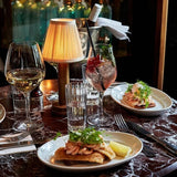 Elegant sladdlös LED Silk Touch bordslampa – modern elegans MILA Sverige