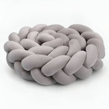 SnuggleBraids Plush - Handgjord Knuten Flätad Plush Carvallo