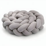 SnuggleBraids Plush - Handgjord Knuten Flätad Plush Carvallo