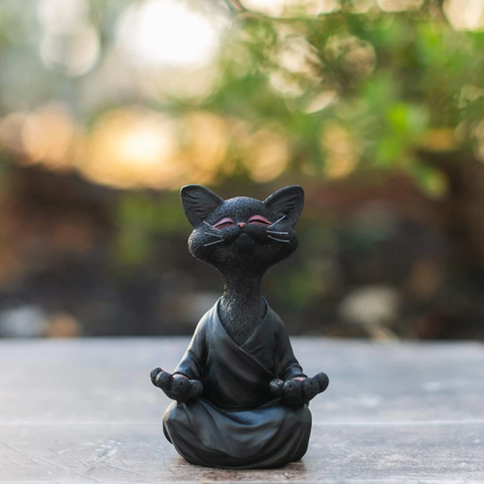 SerenePaws - Handgjord Buddha Katt Staty för inspirerad interiör Carvallo