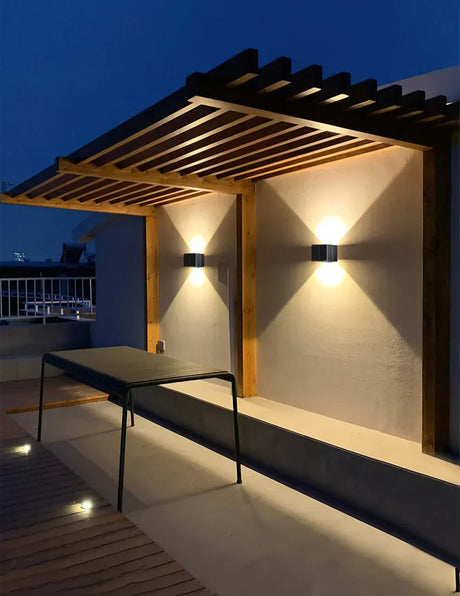 Carvallo Solar Vägglampa Utomhus | 3 Solarpaneler | Varmvit LED-belysning | IP65 Väderbeständig Carvallo