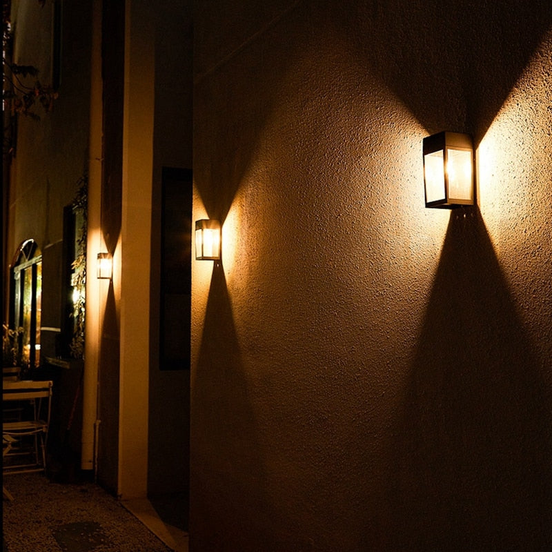 Carvallo Solar Vägglampa för Trädgårdsgärde | Väderbeständig & Automatisk | Varm- & Kallvit | Stämningsfull LED-belysning Carvallo