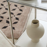 PureForm – Smal vas med slät böjd kropp i minimalistisk design Carvallo