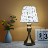 Gyllene Elegans Bordslampa - Förfinad Stil för Alla Utrymmen Carvallo