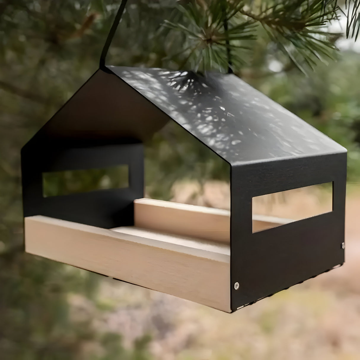 TweetWood Bo | Elegant Hängande Fågelhus Carvallo
