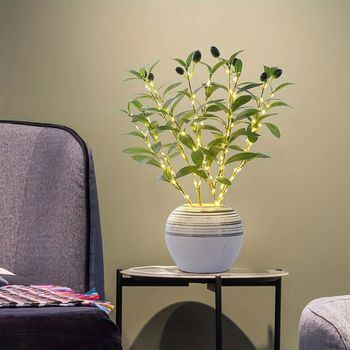 RoyaleGlow Ljusuppsättning Olivträd LED-lampa – Modern inredning för festliga tillfällen, bröllop, födelsedagar och feststämning, idealisk för matbord, skåp eller caféinredning Carvallo