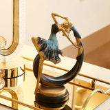 Caran d’Artis | Kreativ Dansande Flicka Skulptur för Elegant Heminredning Carvallo