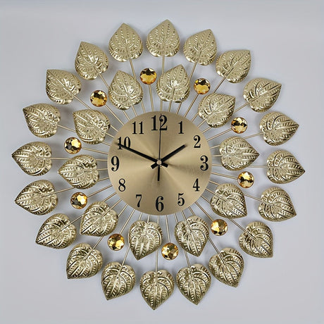 Modern Tyst Väggklocka med Guldbladdesign – Metall, Rund Klocka, AA Batteri, Tyst för Vardagsrum och Matrum Carvallo