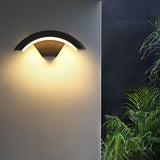 Utomhusvägglampa med böjd LED-design Carvallo