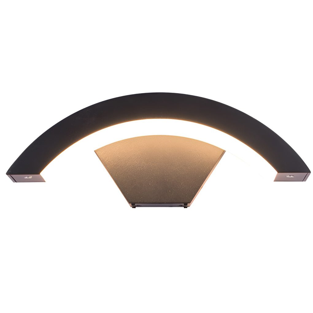 Utomhusvägglampa med böjd LED-design Carvallo