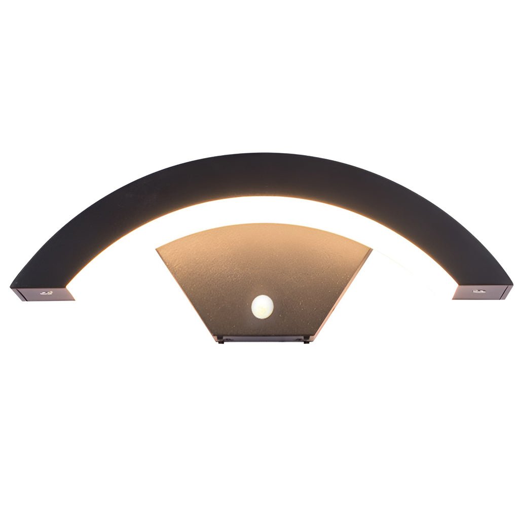 Utomhusvägglampa med böjd LED-design Carvallo