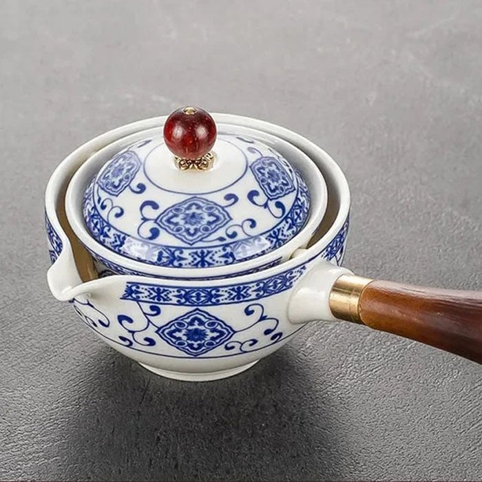 SpinTea 360° roterande teservis – Inkluderar 4 koppar och praktisk förvaringspåse MILA Sverige