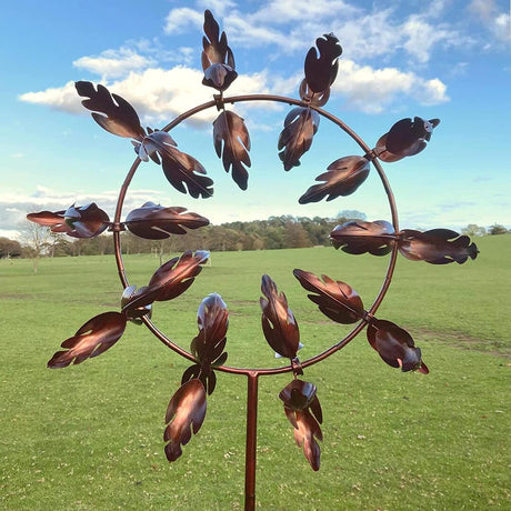 AeroSpin 3D Kinetic Garden Wind Spinner – Fängslande metallskulptur för trädgården MILA Sverige
